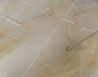 白银瓷砖空鼓维修公司分享粘合剂选择不当在瓷砖铺贴过程中可能导致以下问题