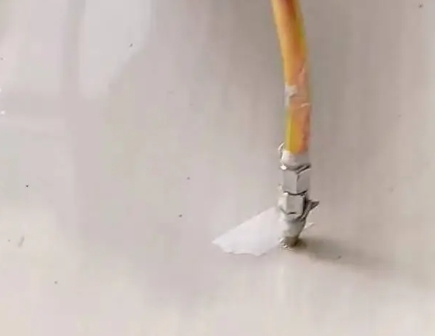 白银瓷砖空鼓维修公司专业解答在瓷砖铺贴过程中，如果使用的砂料过粗（如全部使用了粗砂），可能会导致以下问题